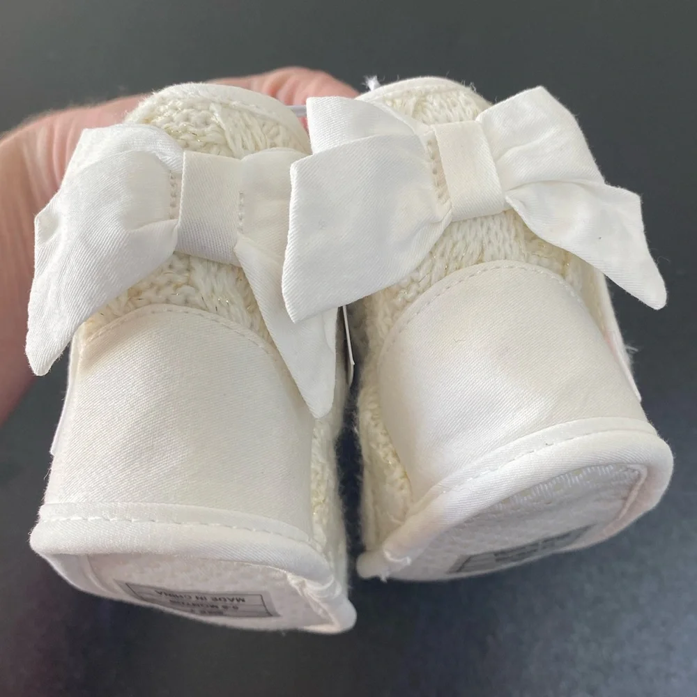*NWT* Capelli Ivory Faux Fur Knit Baby Boots Size 1 (0-6 Months)